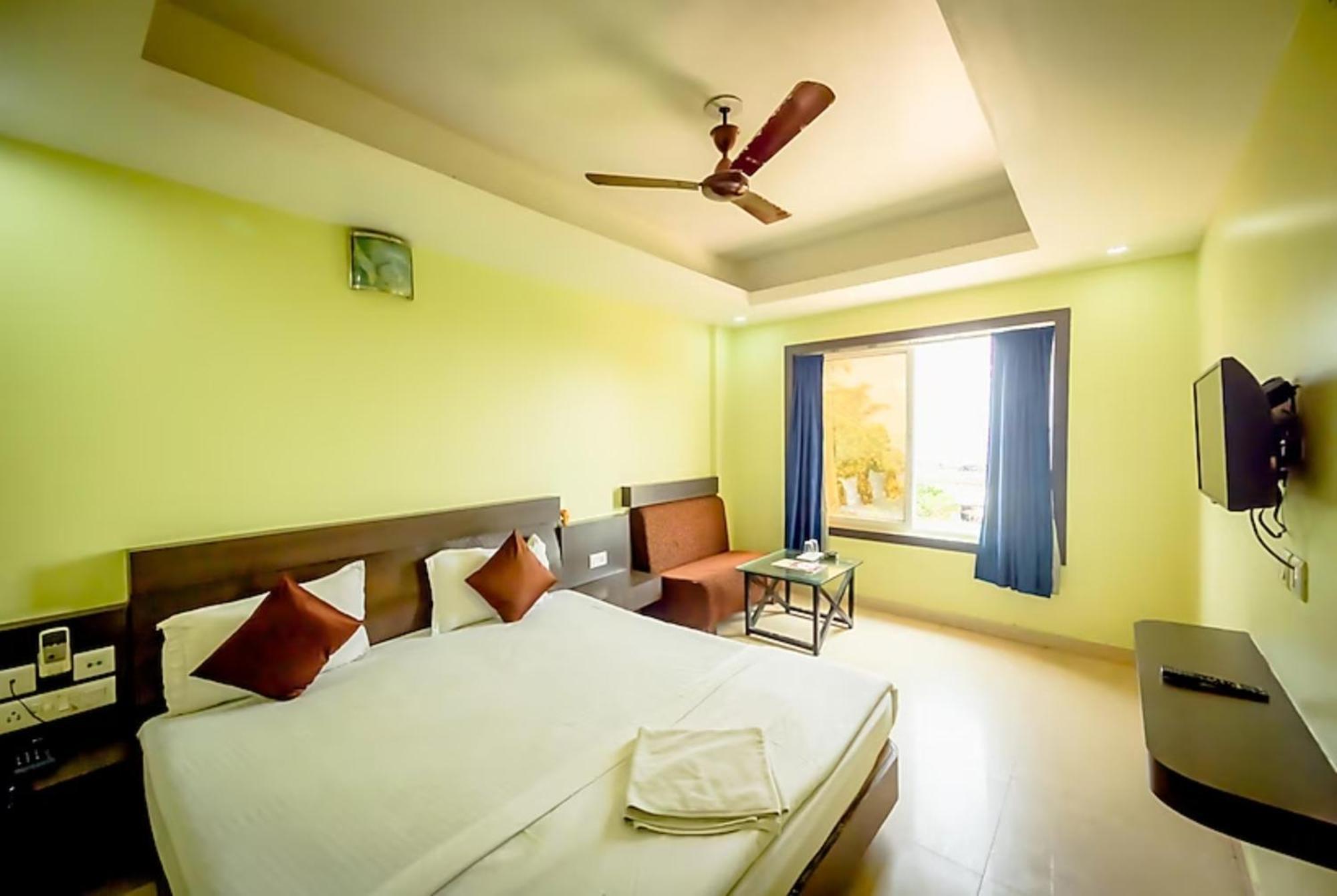 Deep Ganga Inn Near Sea Beach By Morservices Puri Exterior foto
