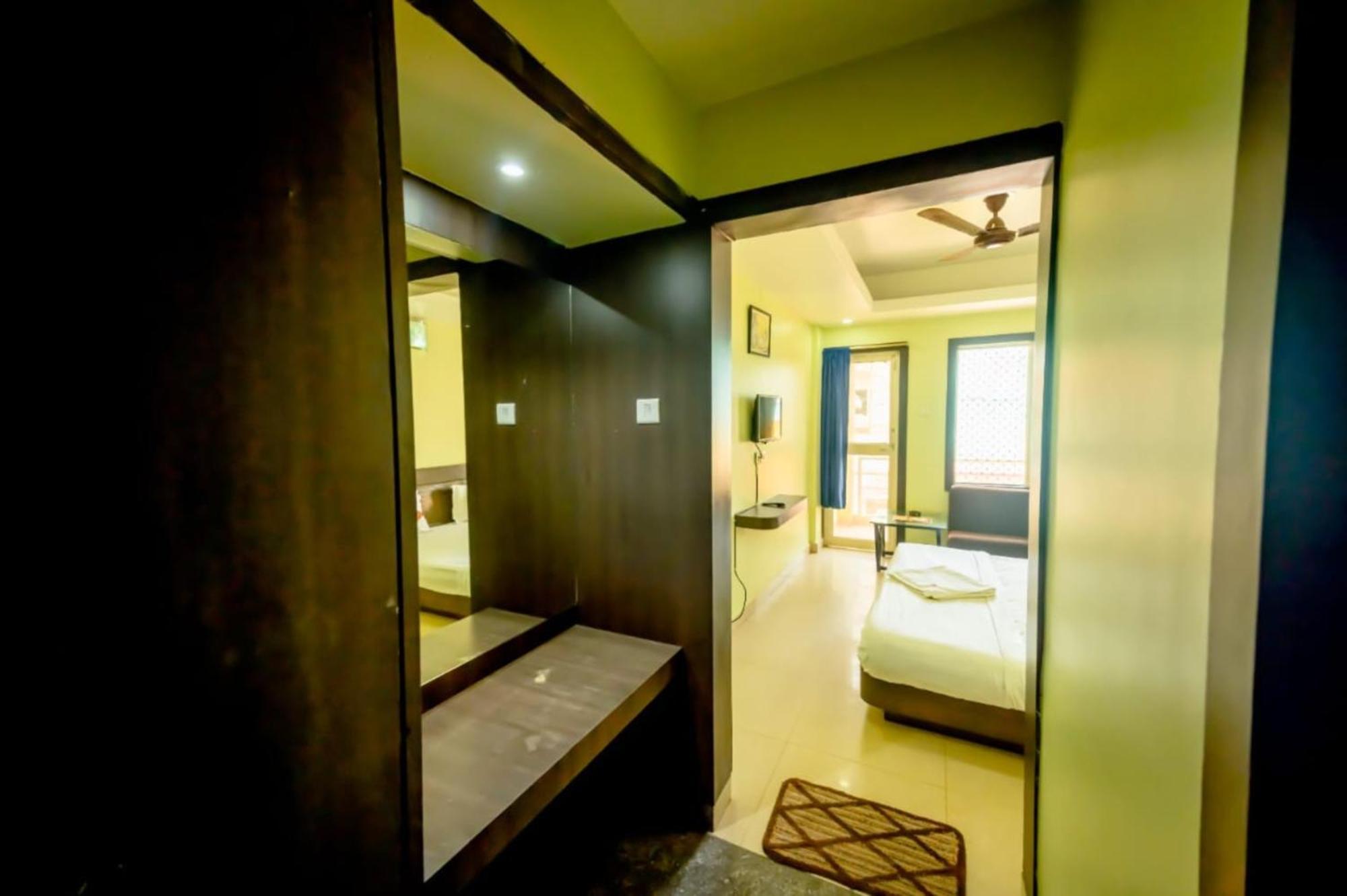 Deep Ganga Inn Near Sea Beach By Morservices Puri Exterior foto